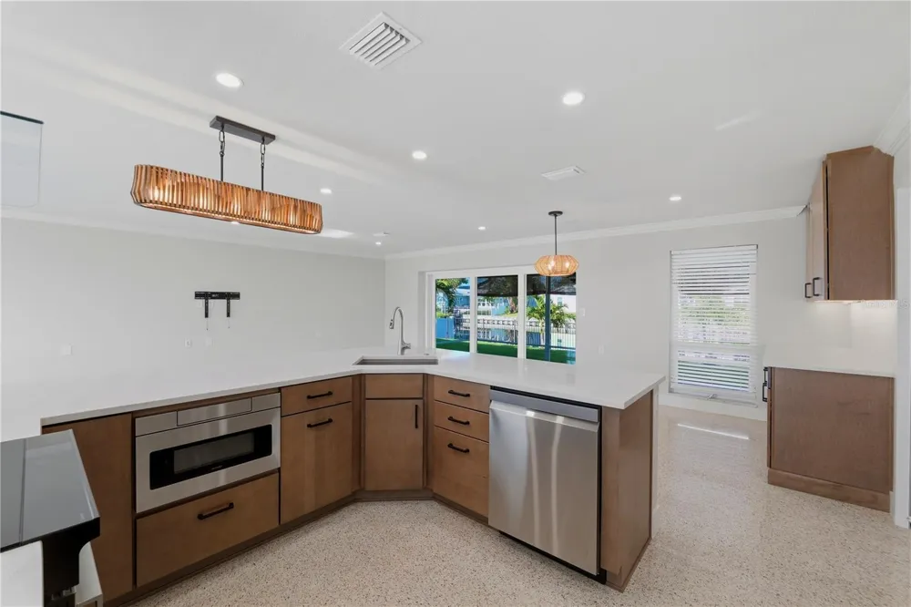 4152 13TH LANE NE St Petersburg, FL 33703