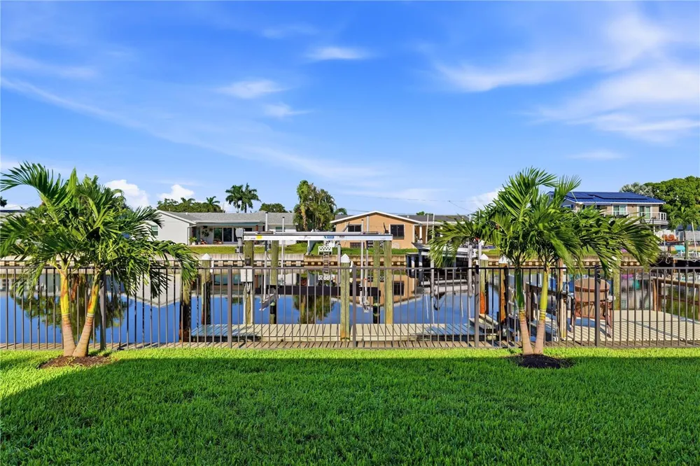 4152 13TH LANE NE St Petersburg, FL 33703
