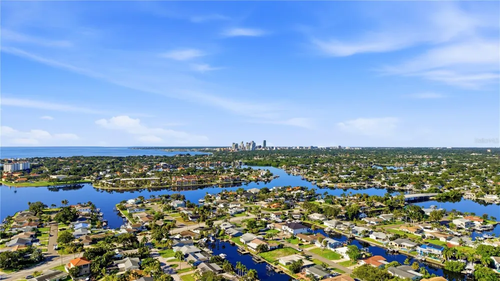4152 13TH LANE NE St Petersburg, FL 33703