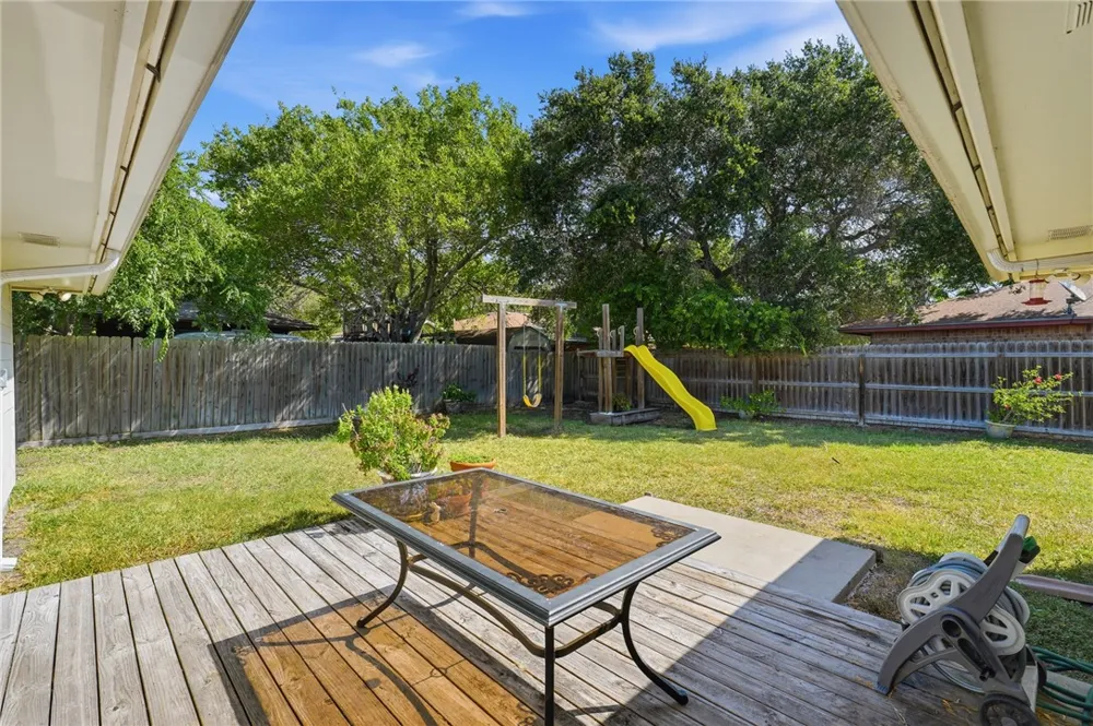 2007 Memorial Parkway Portland, TX 78374
