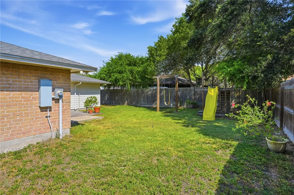 2007 Memorial Parkway Portland, TX 78374