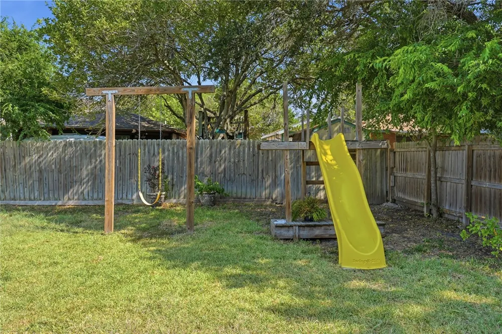 2007 Memorial Parkway Portland, TX 78374