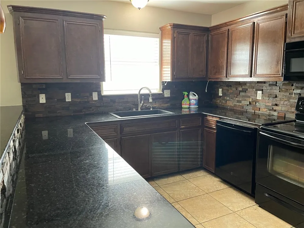 3334 Wood Creek Drive Corpus Christi, TX 78410