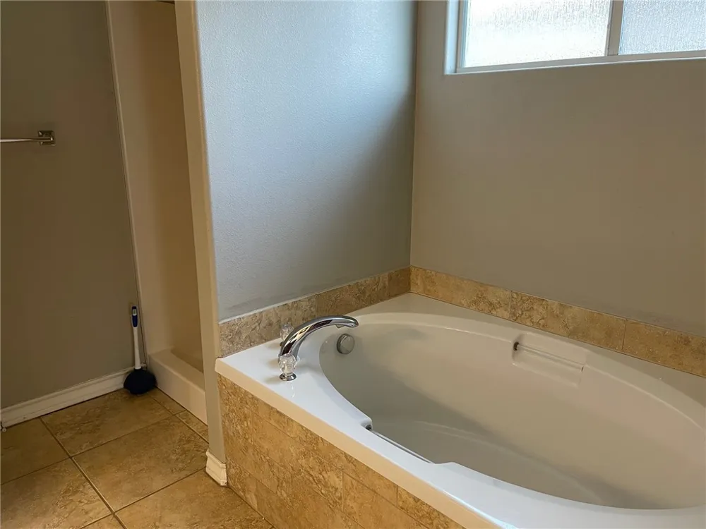 3334 Wood Creek Drive Corpus Christi, TX 78410