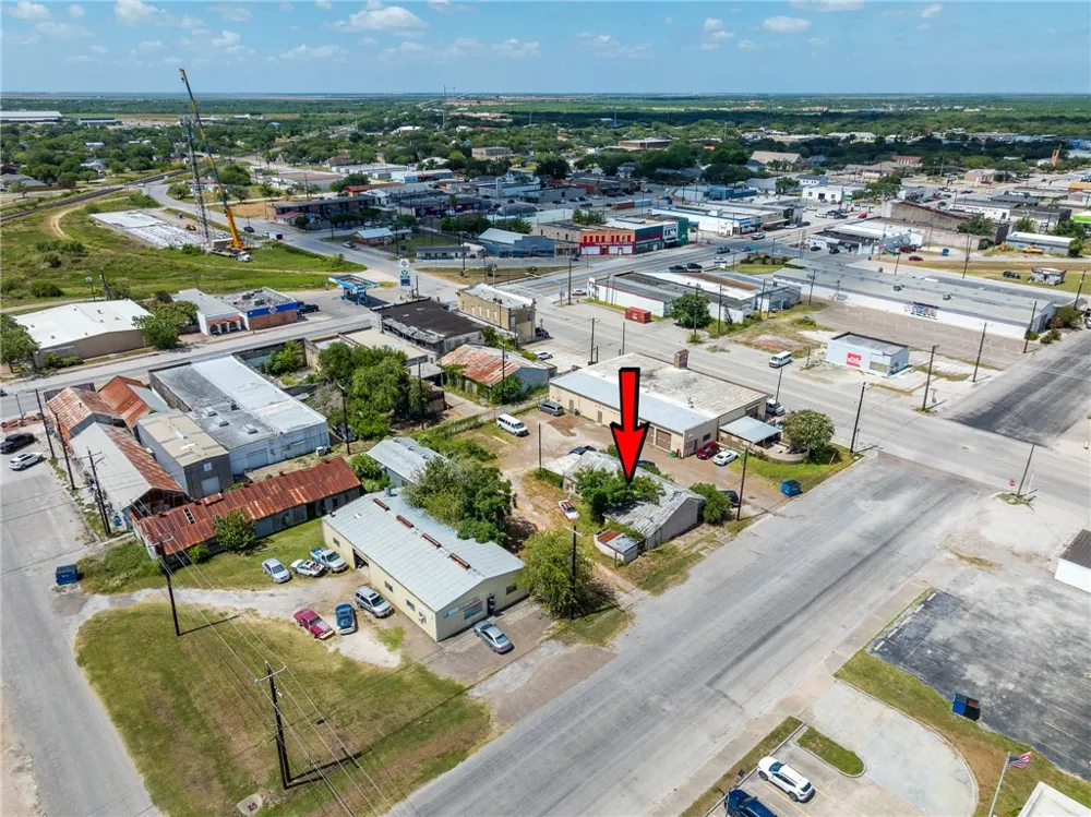 212 E Market Street Sinton, TX 78387