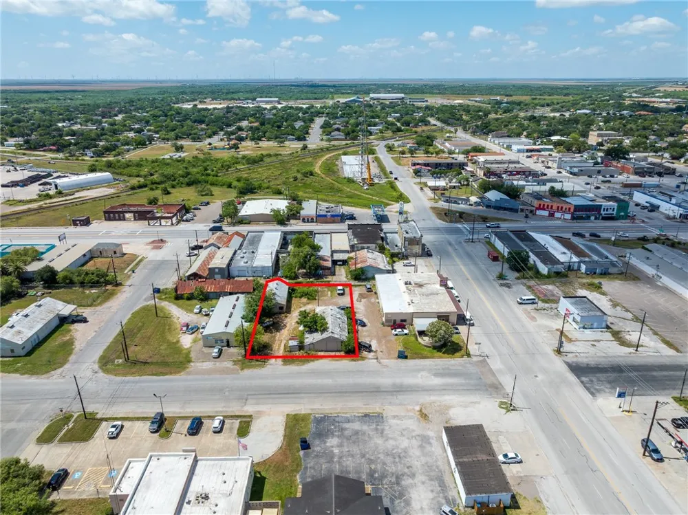 212 E Market Street Sinton, TX 78387