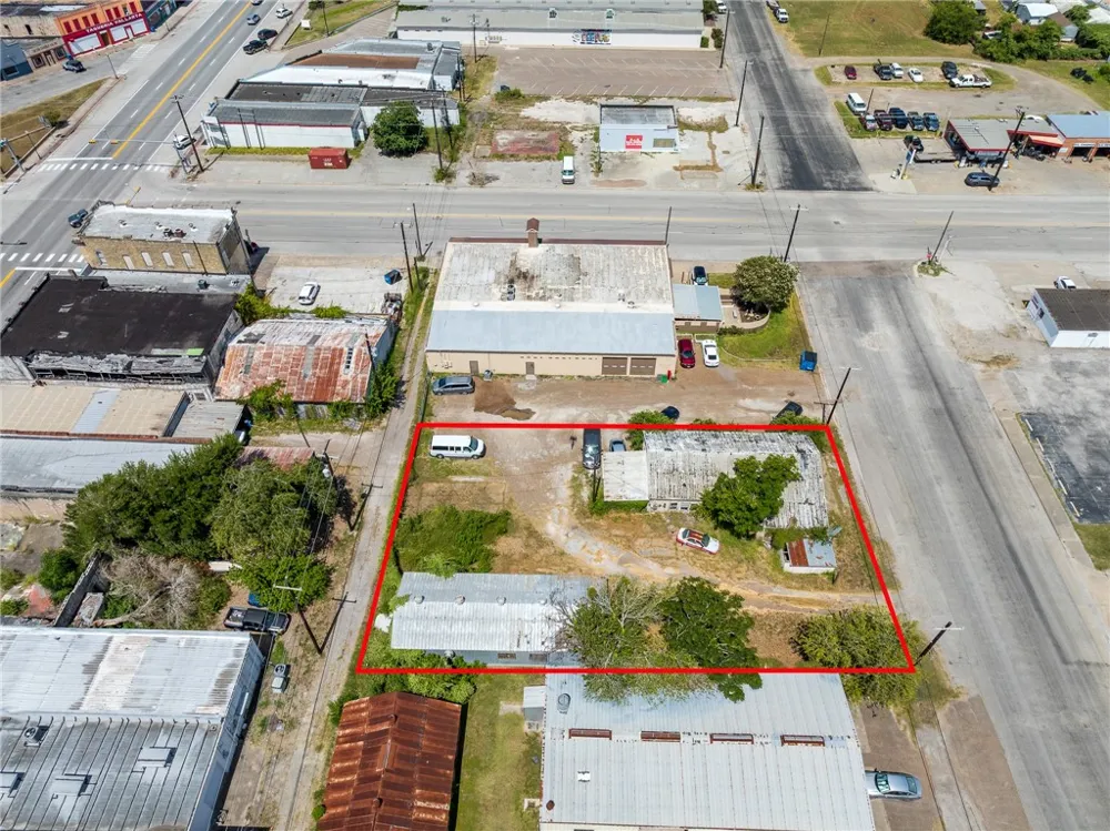 212 E Market Street Sinton, TX 78387