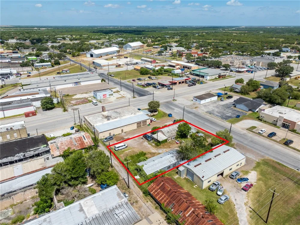 212 E Market Street Sinton, TX 78387