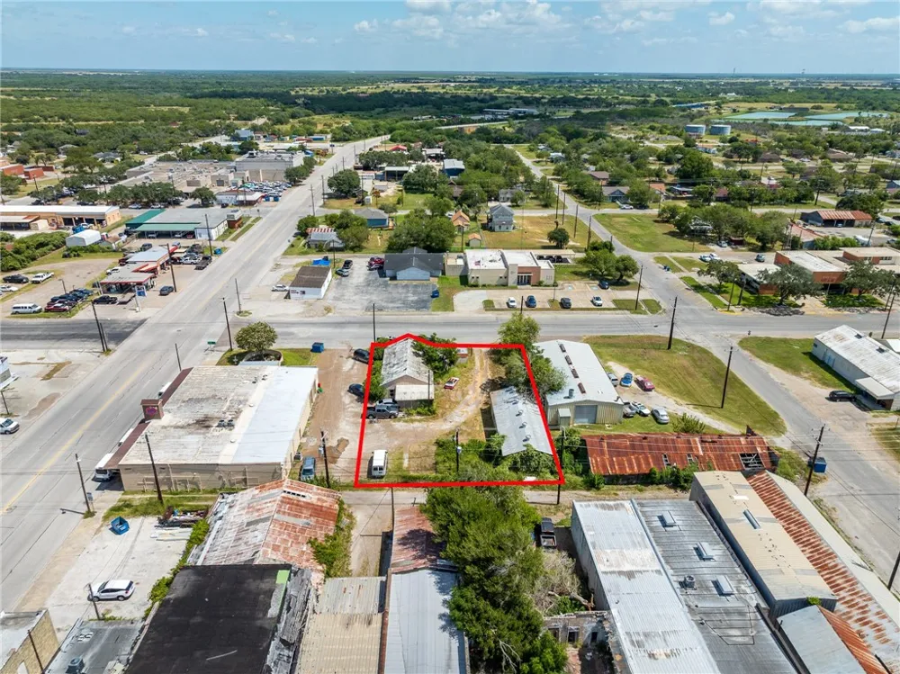 212 E Market Street Sinton, TX 78387