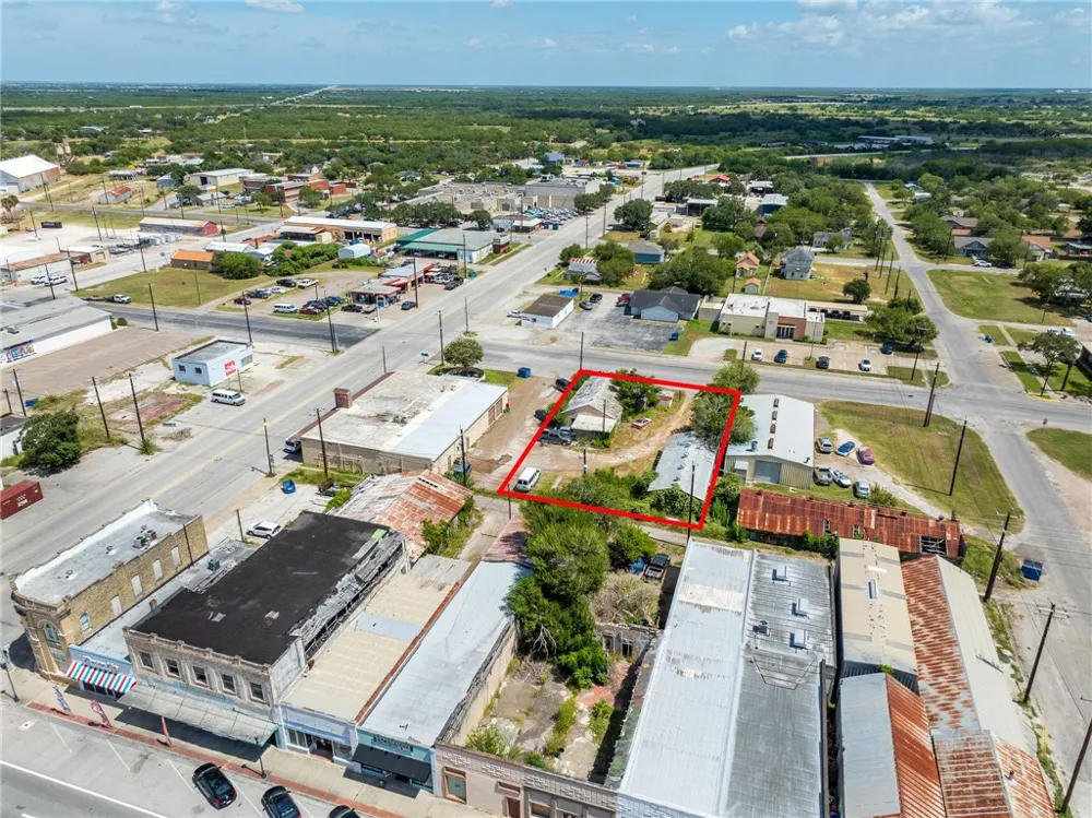 212 E Market Street Sinton, TX 78387