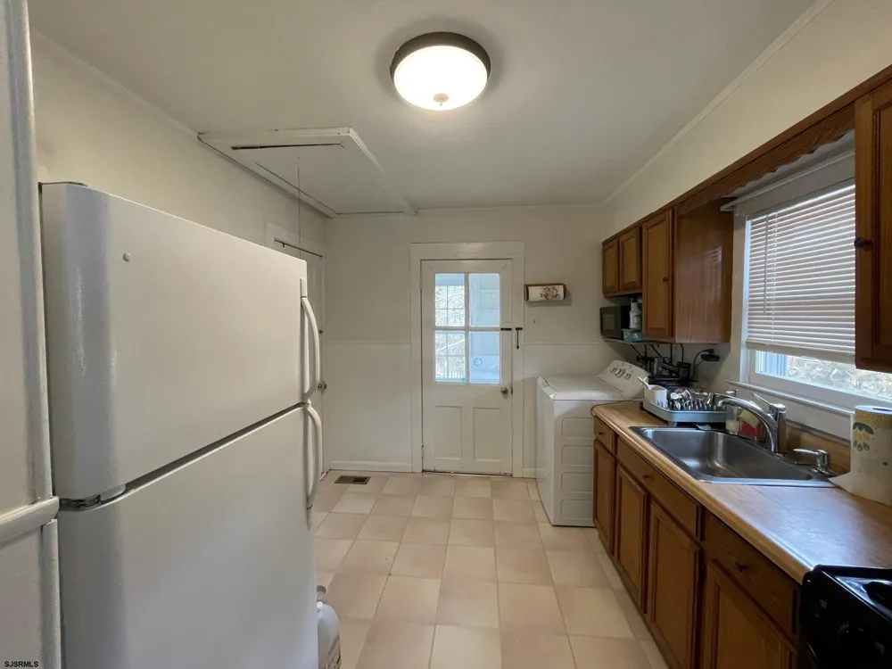 2013 West Ave Linwood, NJ 08221