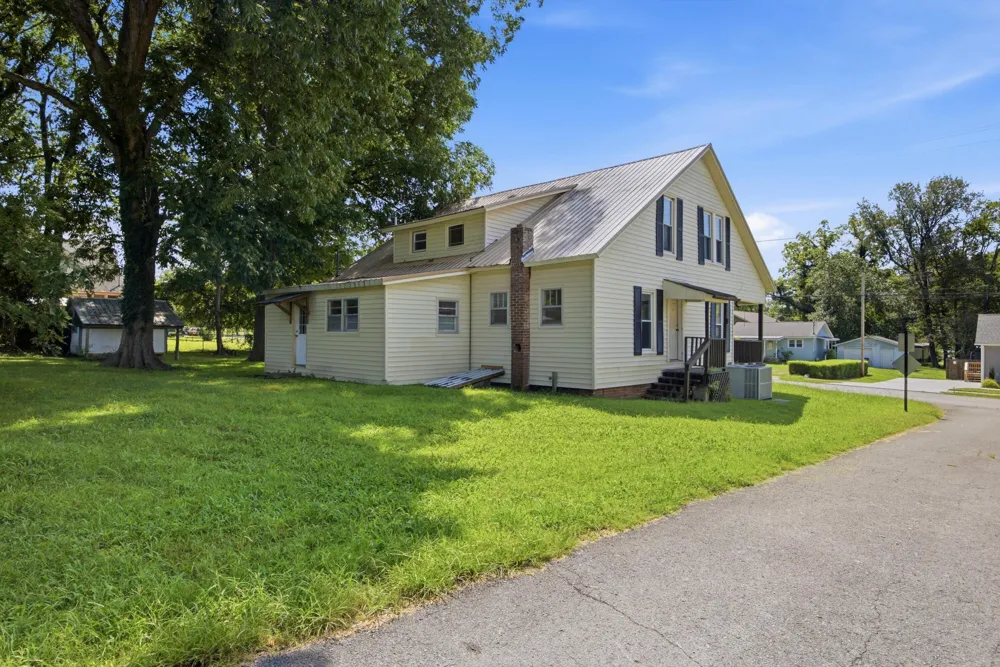 301 Bennett Street Decherd, TN 37324