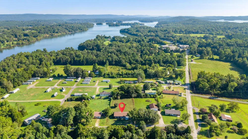 355 Price Circle Spring City, TN 37381