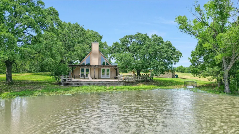 263 Rio Roxo RD Gordonville, TX 76245