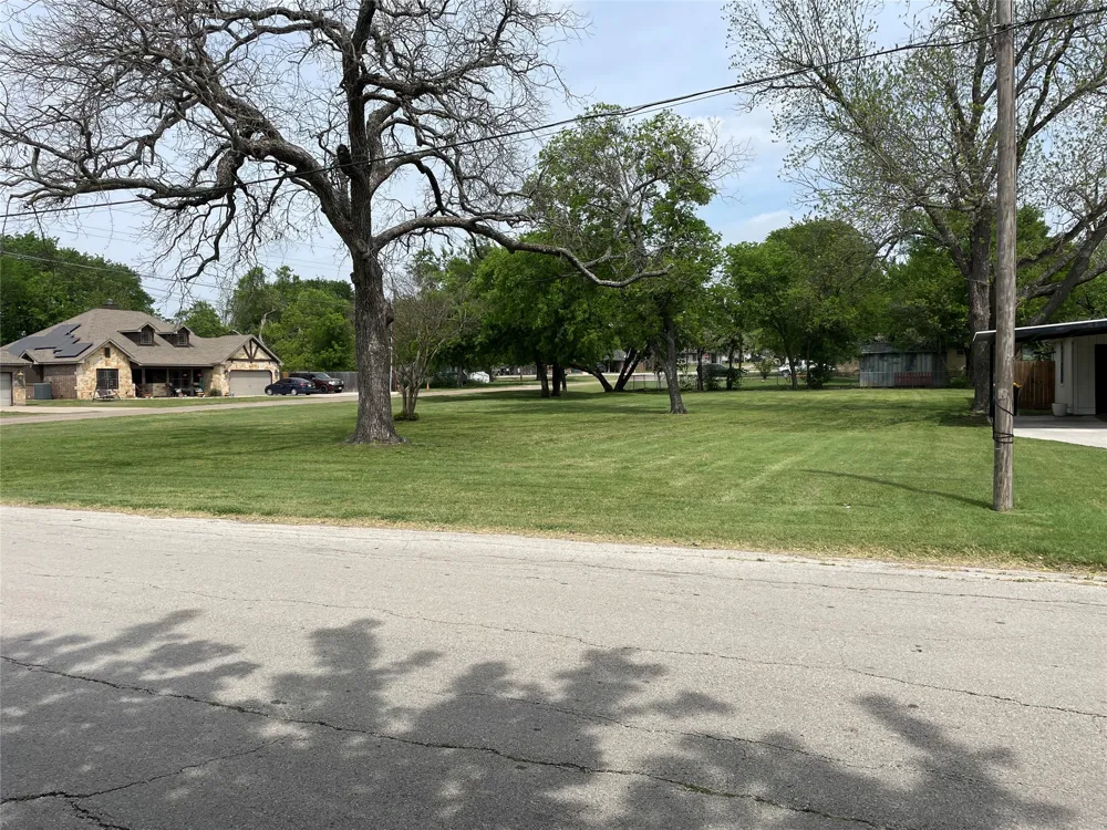 204 5th Godley, TX 76044