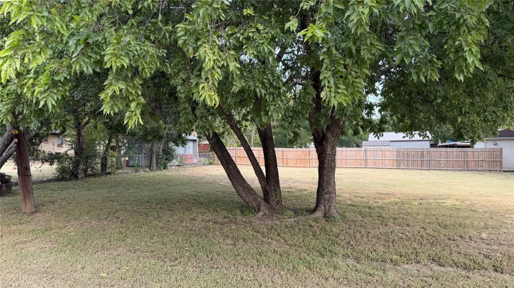 204 5th Godley, TX 76044