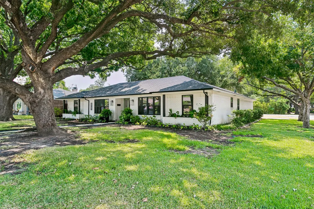 12420 Wood Manor Circle Farmers Branch, TX 75234