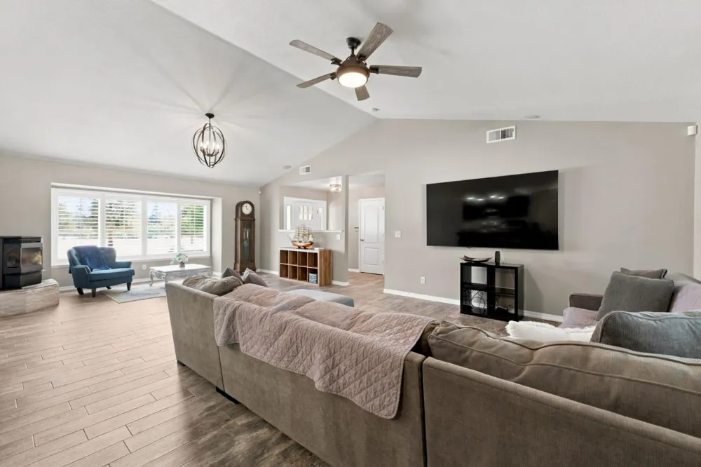 16176 Paula Madera, CA 93636