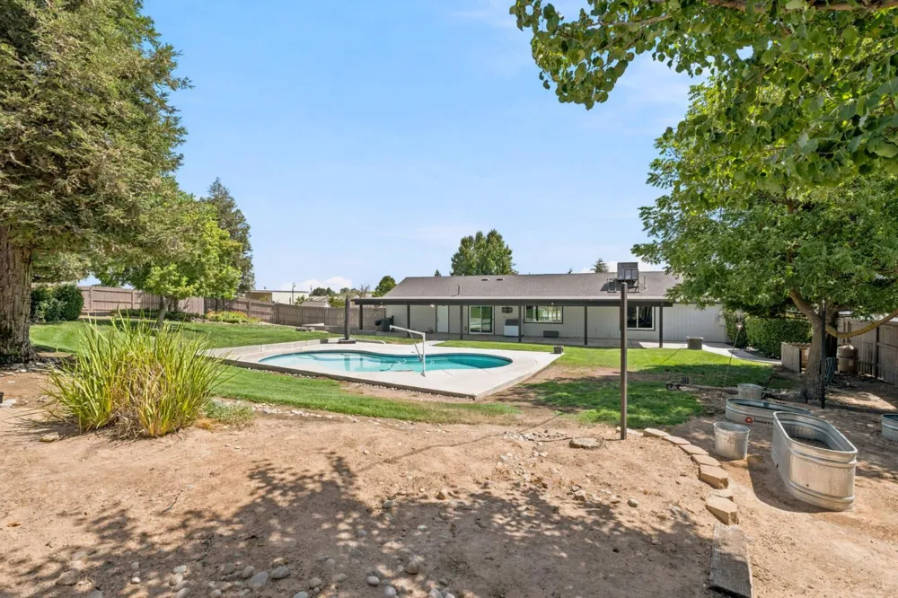 16176 Paula Madera, CA 93636