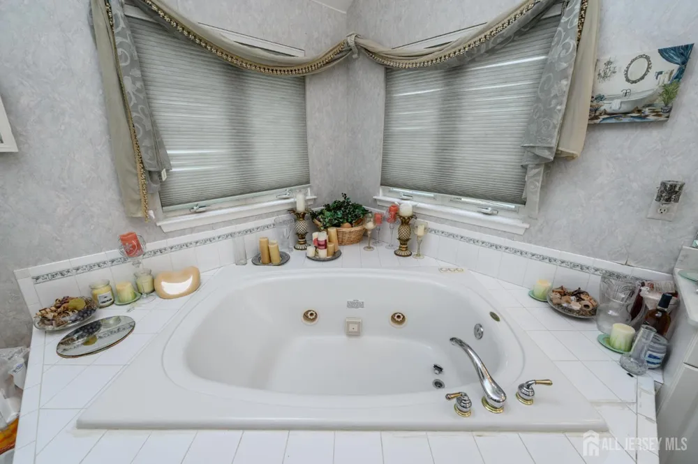 2 Garden Hills Drive Franklin, NJ 08873