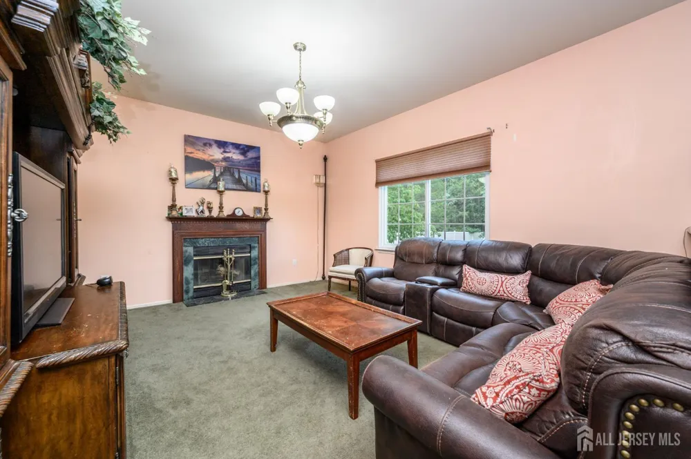 2 Garden Hills Drive Franklin, NJ 08873