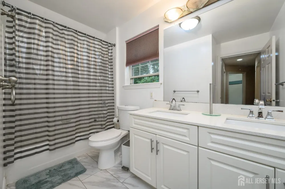 2 Garden Hills Drive Franklin, NJ 08873