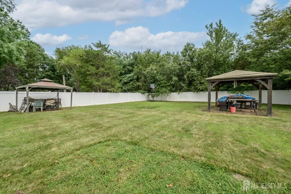 2 Garden Hills Drive Franklin, NJ 08873
