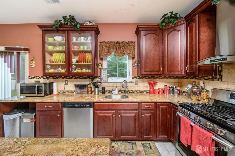 2 Garden Hills Drive Franklin, NJ 08873