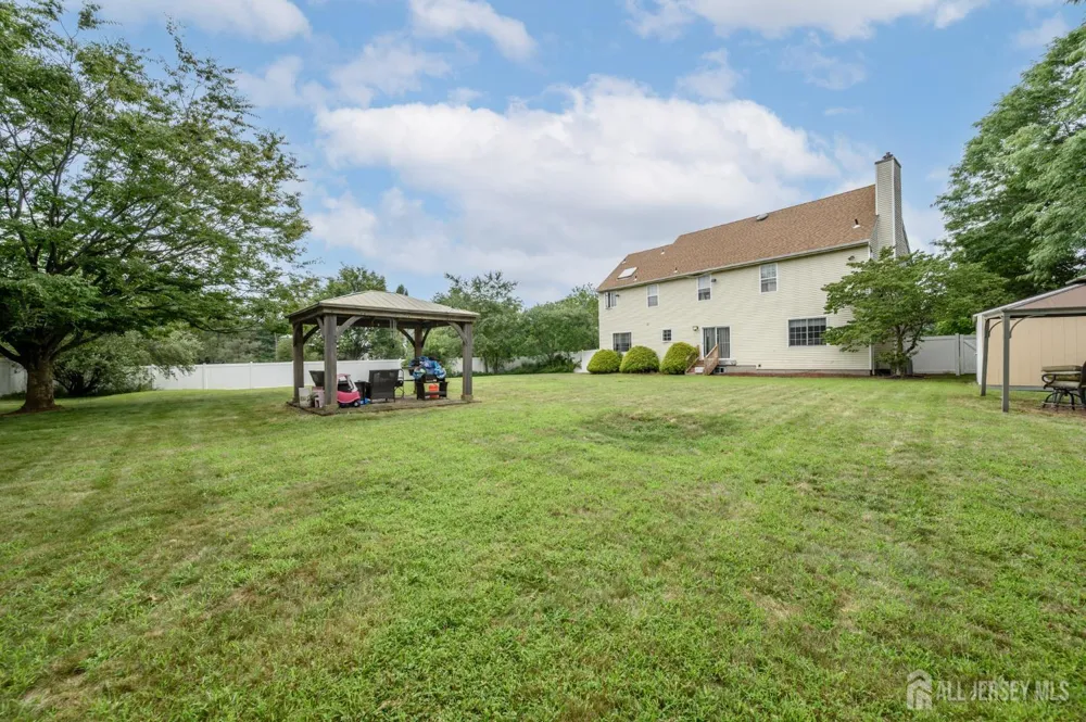 2 Garden Hills Drive Franklin, NJ 08873