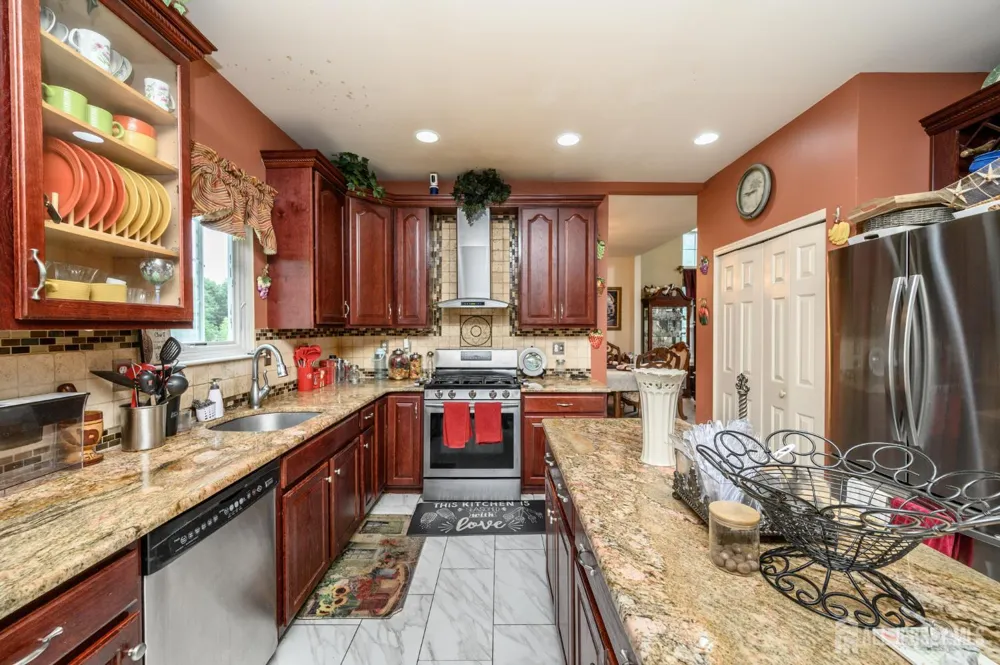 2 Garden Hills Drive Franklin, NJ 08873