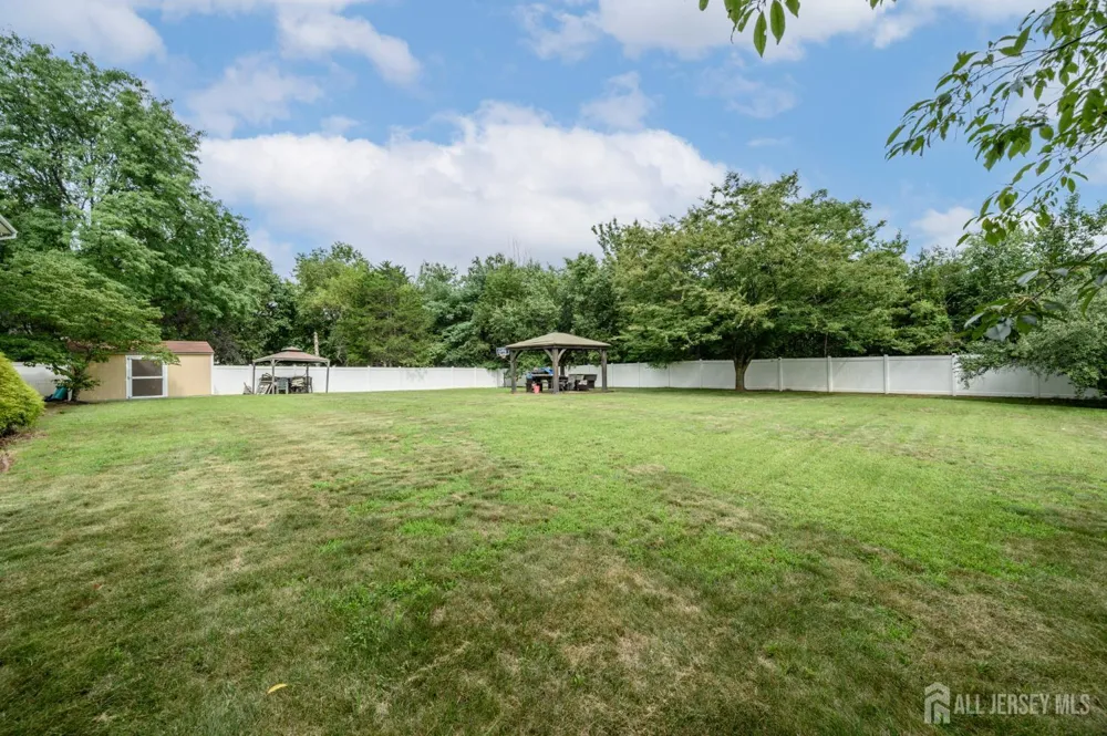 2 Garden Hills Drive Franklin, NJ 08873