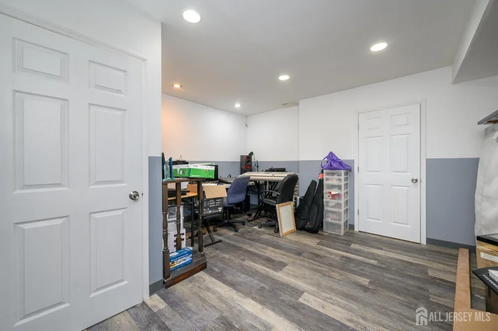 2 Garden Hills Drive Franklin, NJ 08873