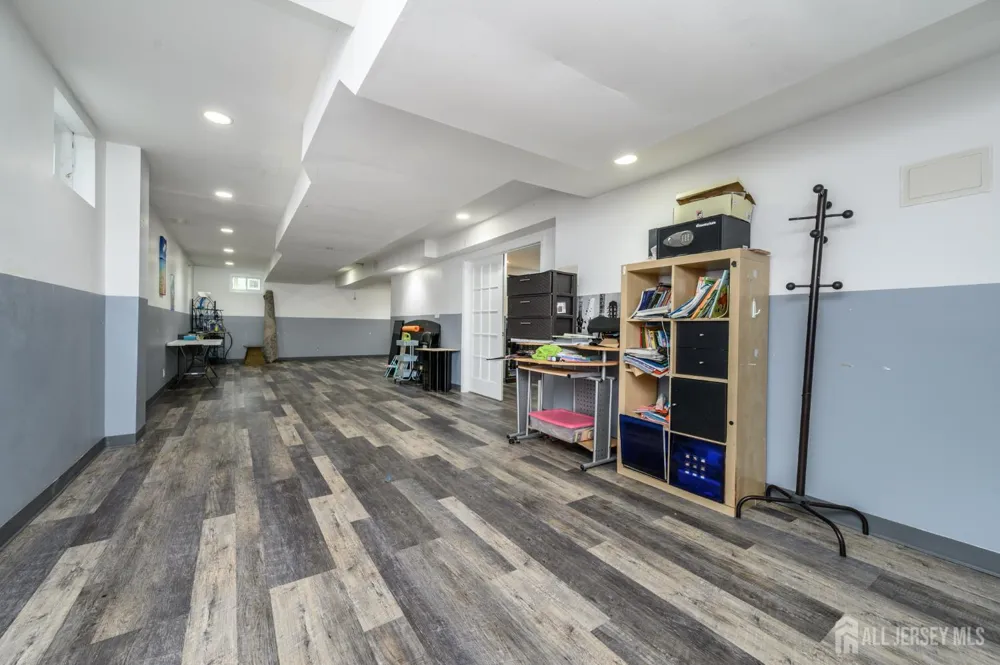 2 Garden Hills Drive Franklin, NJ 08873