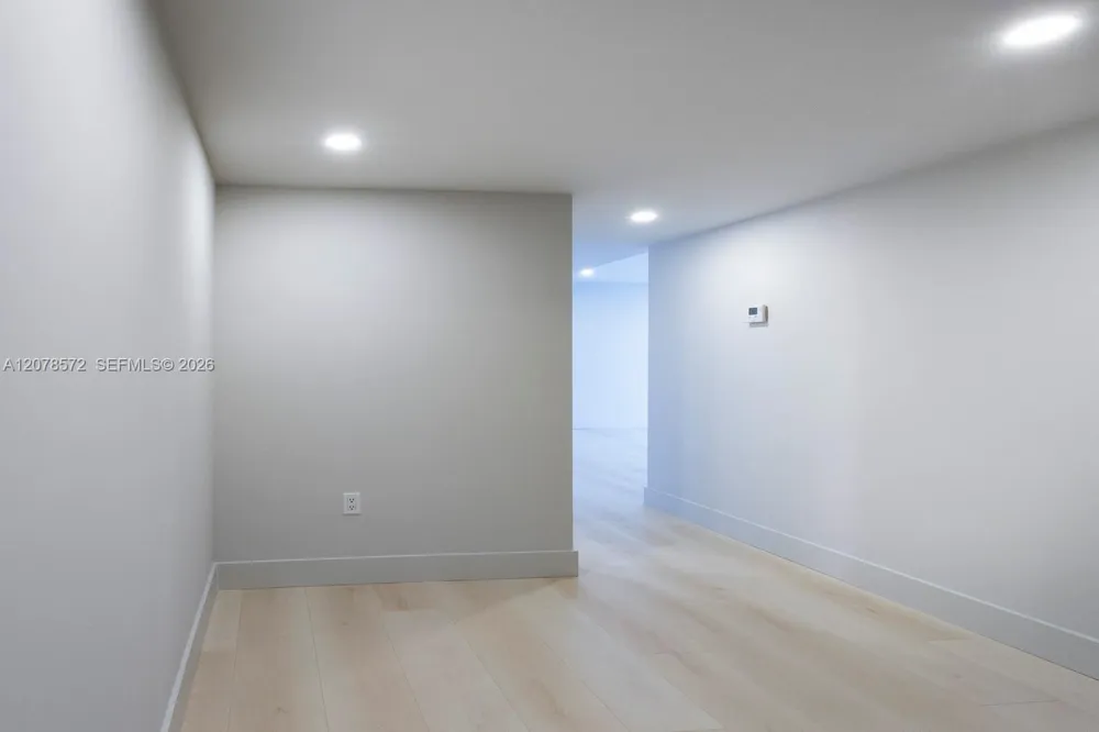 90 Edgewater Dr #224 Coral Gables, FL 33133
