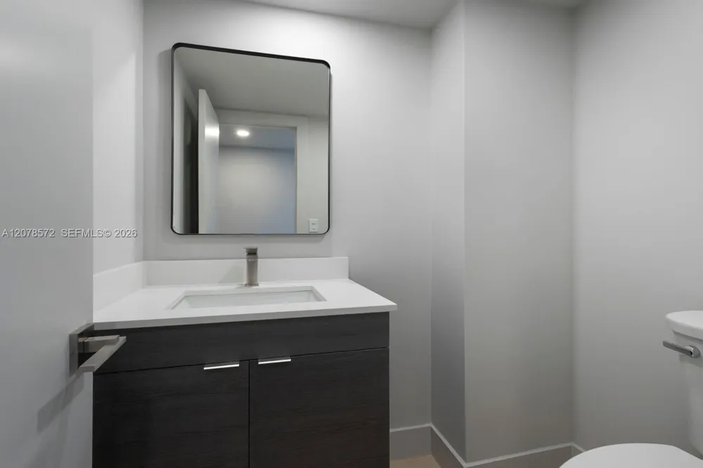 90 Edgewater Dr #224 Coral Gables, FL 33133