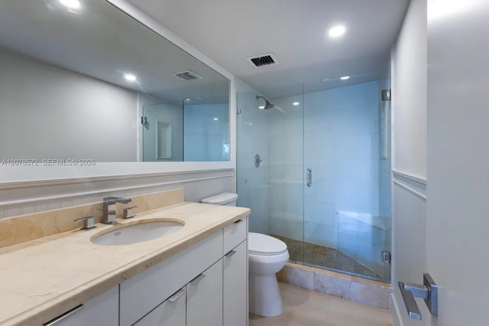 90 Edgewater Dr #224 Coral Gables, FL 33133