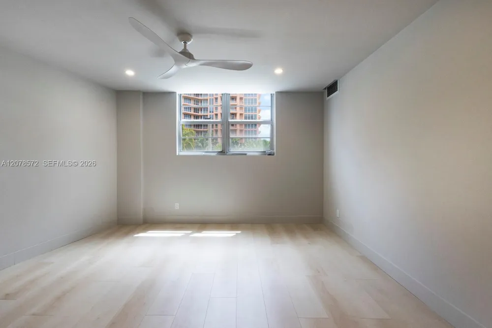 90 Edgewater Dr #224 Coral Gables, FL 33133