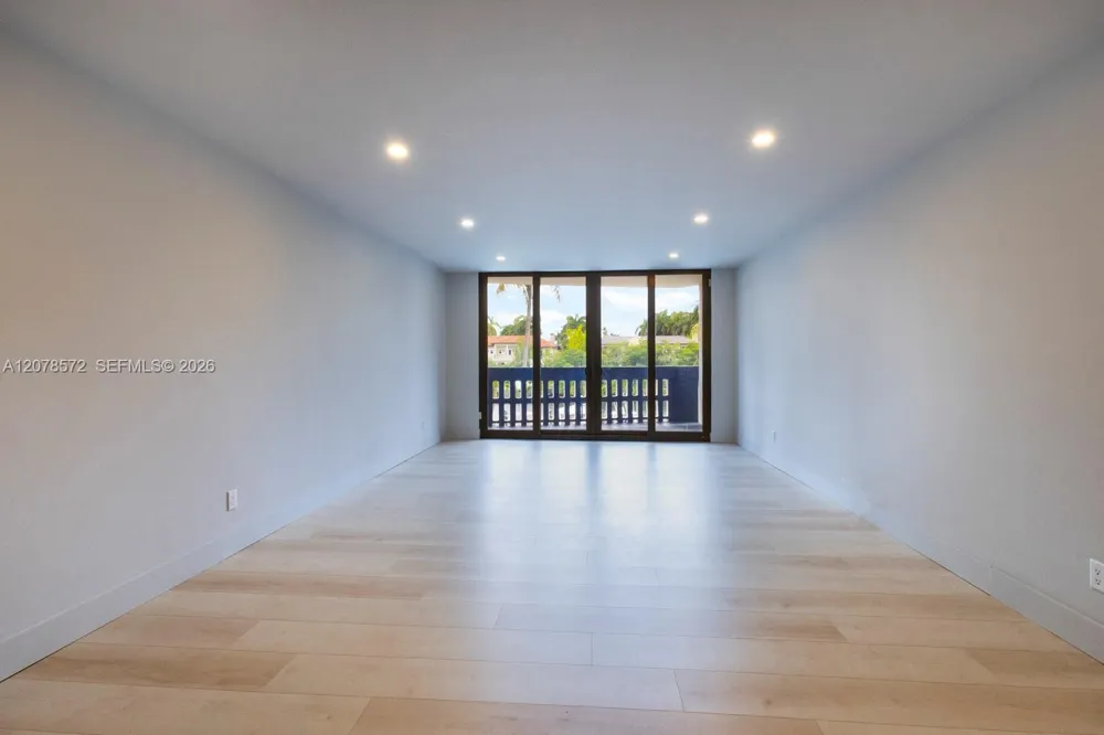 90 Edgewater Dr #224 Coral Gables, FL 33133