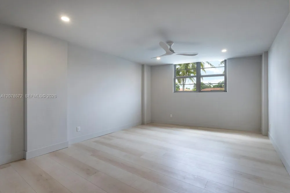 90 Edgewater Dr #224 Coral Gables, FL 33133