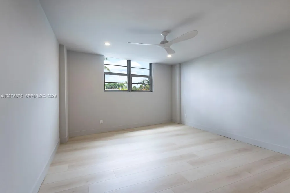 90 Edgewater Dr #224 Coral Gables, FL 33133