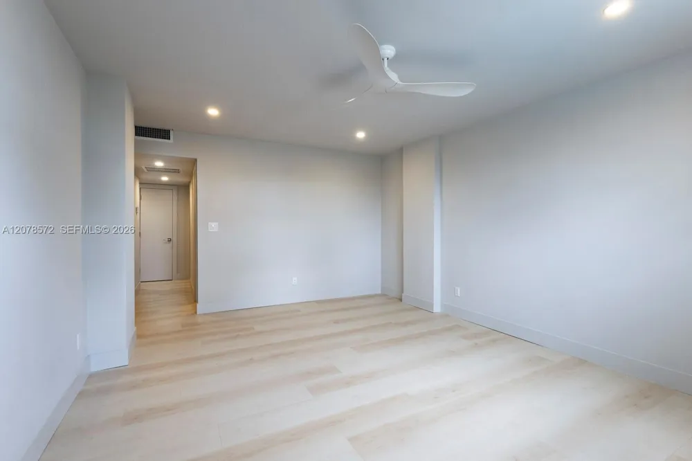 90 Edgewater Dr #224 Coral Gables, FL 33133
