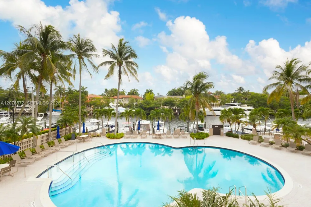 90 Edgewater Dr #224 Coral Gables, FL 33133