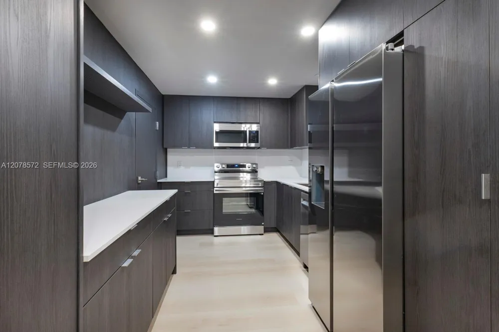 90 Edgewater Dr #224 Coral Gables, FL 33133