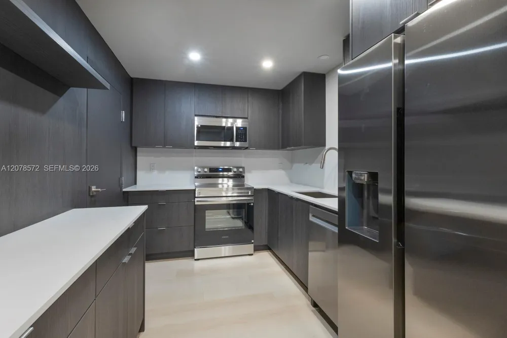 90 Edgewater Dr #224 Coral Gables, FL 33133