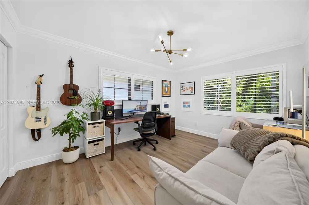 1043 Alfonso Ave Coral Gables, FL 33146
