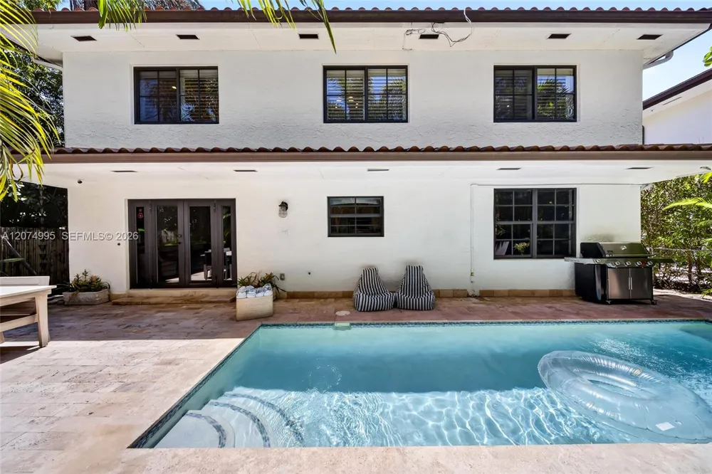 1043 Alfonso Ave Coral Gables, FL 33146
