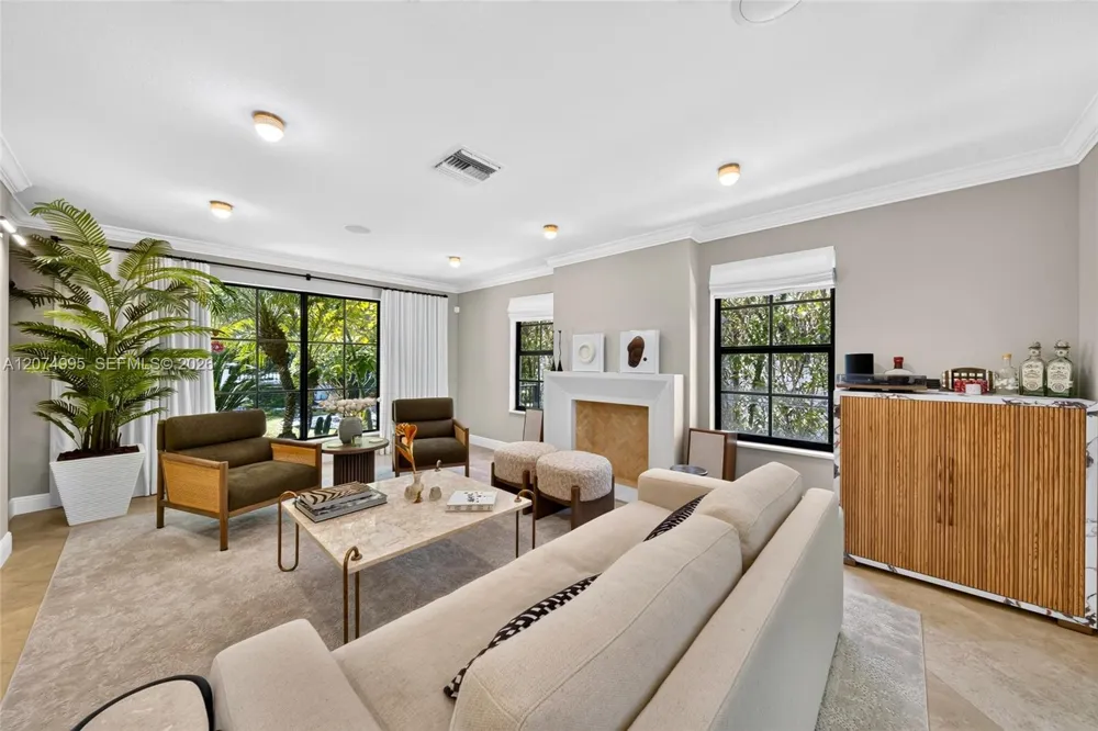 1043 Alfonso Ave Coral Gables, FL 33146