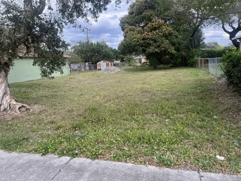 636 NW 12th Ave