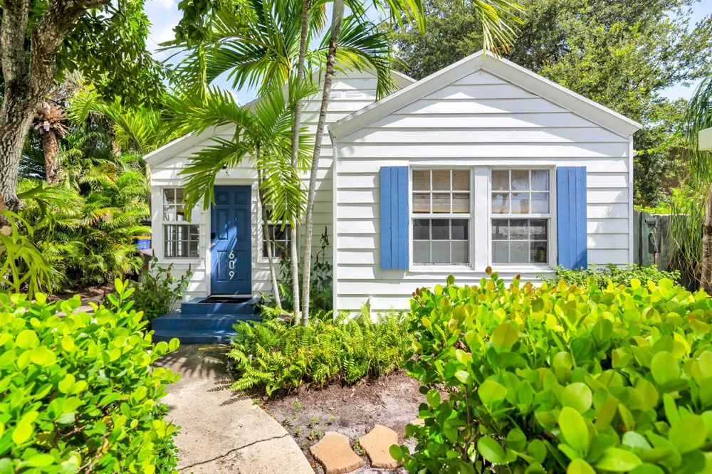 609 PALM STREET West Palm Beach, FL 33401