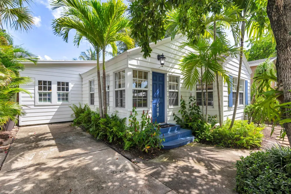 609 PALM STREET West Palm Beach, FL 33401